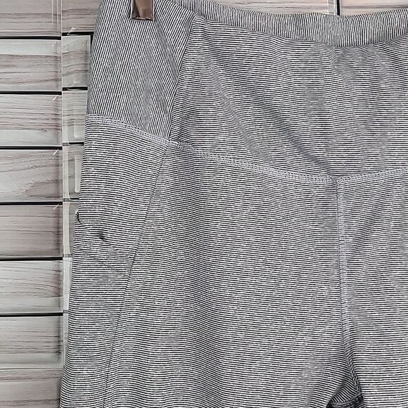 Danskin pull on yoga pants Size M - Picture 4 of 10